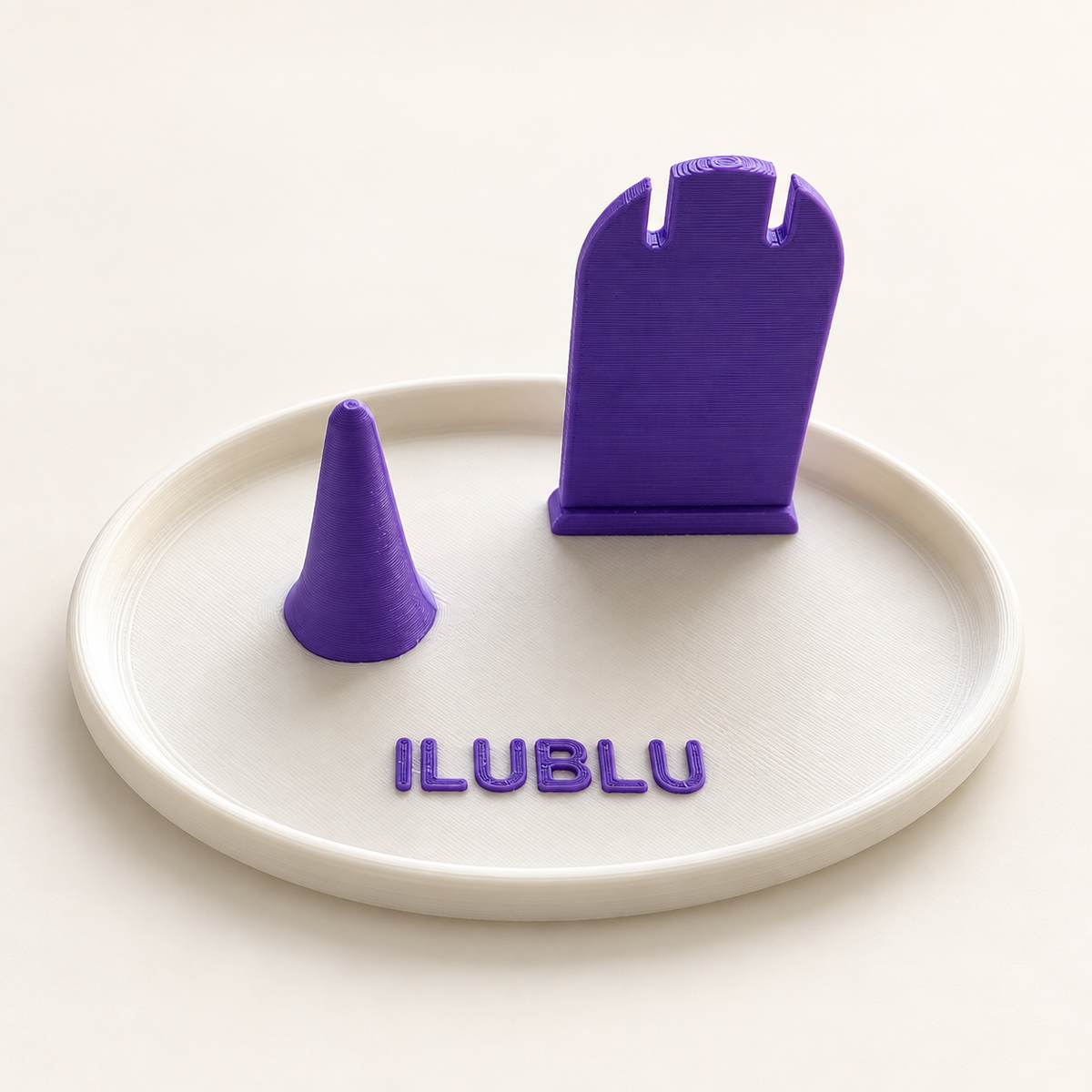 Nido ILUBLU, mini joyero blanco y morado, vista frontal. Fondo e iluminación retocados.